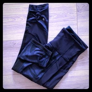 SALE 🎉 lululemon 7/8 Navy Camo & Mesh Leggings